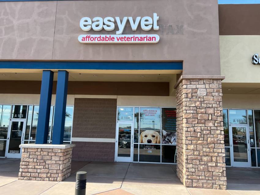 Facade of the Goodyear EasyVet clinic.
